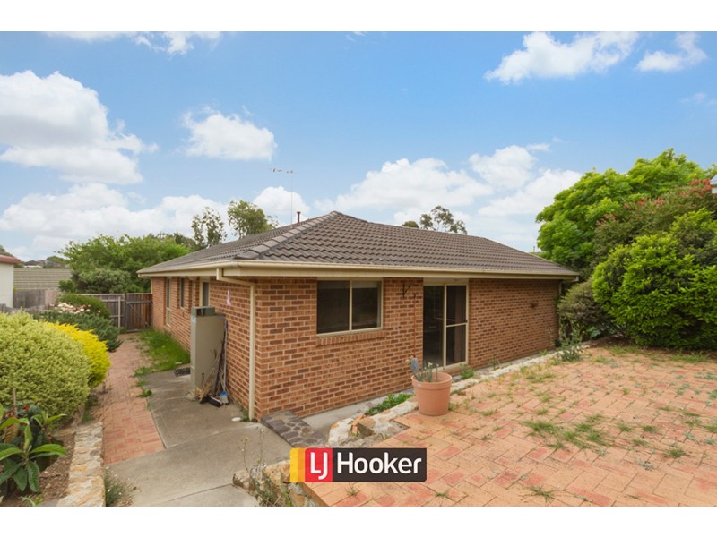 13/2 Lander Crescent, Amaroo ACT 2914