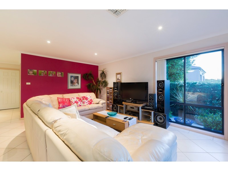 8 Kurrama Close, Ngunnawal ACT 2913