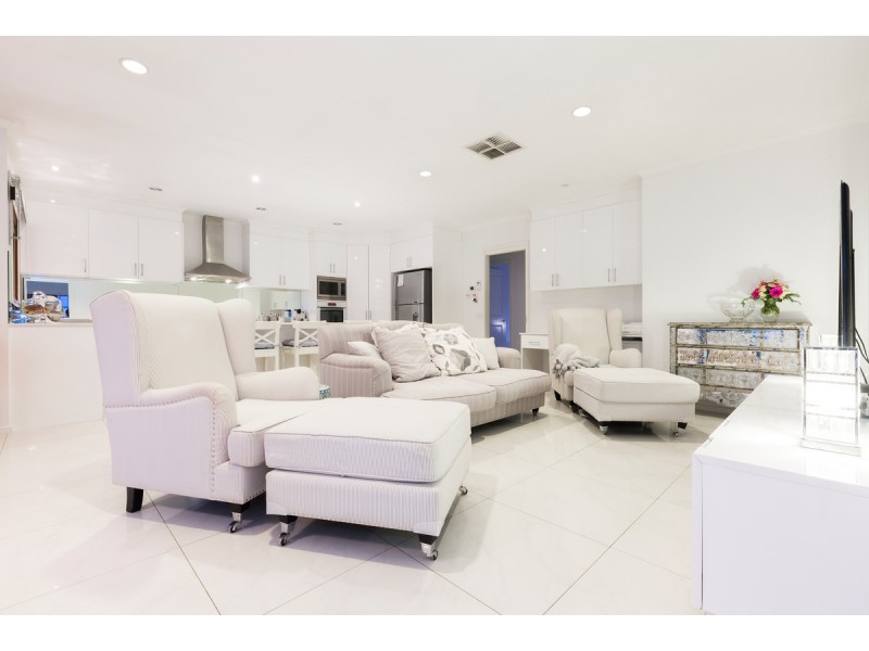 8 Arndt Street, Forde ACT 2914