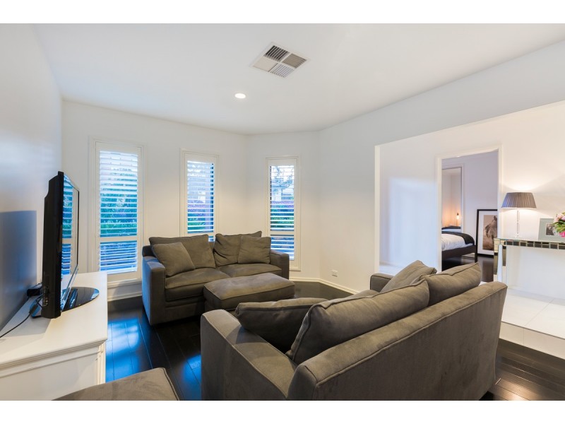 8 Arndt Street, Forde ACT 2914