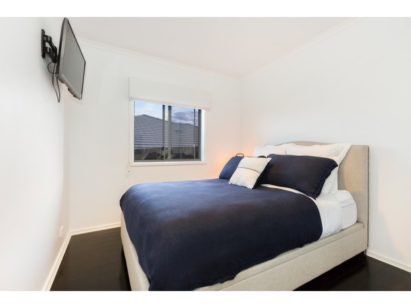 8 Arndt Street, Forde ACT 2914