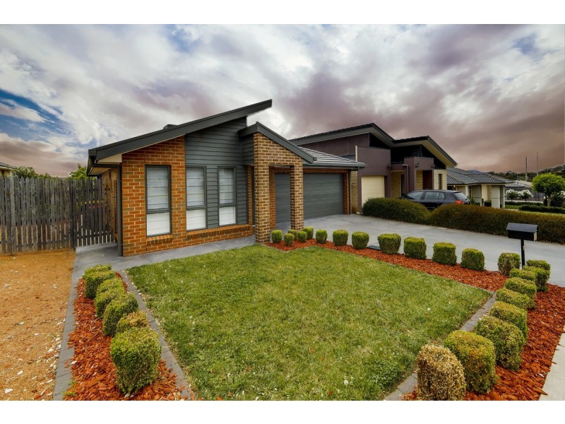 18 Overall Avenue, Casey ACT 2913