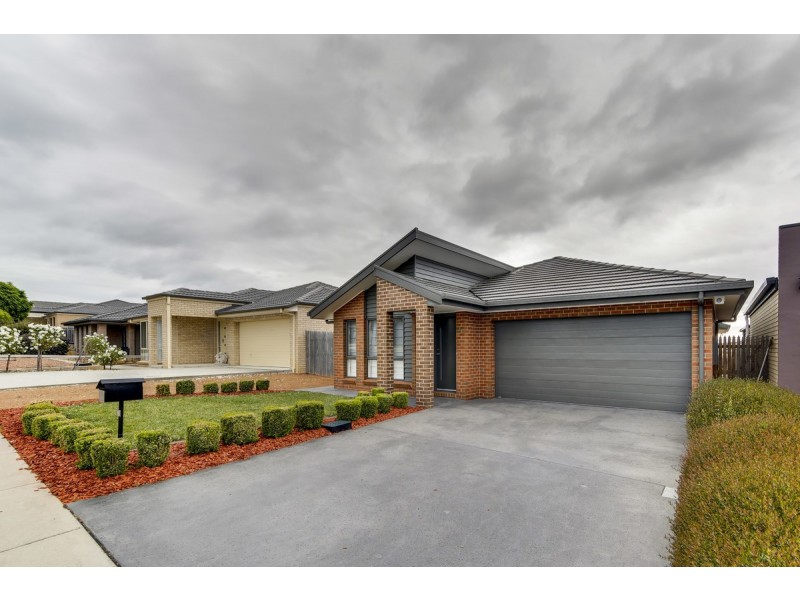 18 Overall Avenue, Casey ACT 2913