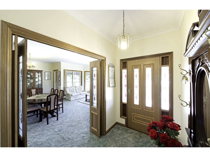 25 Irvine Drive, Yass NSW 2582