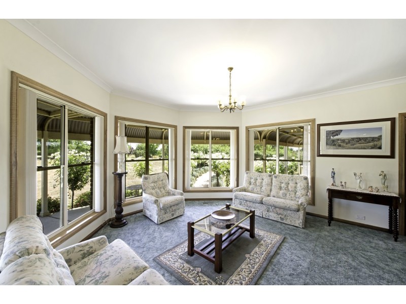 25 Irvine Drive, Yass NSW 2582