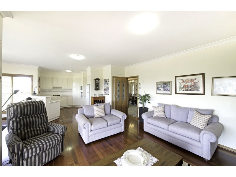 25 Irvine Drive, Yass NSW 2582