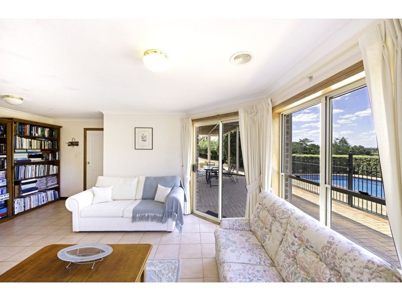 25 Irvine Drive, Yass NSW 2582