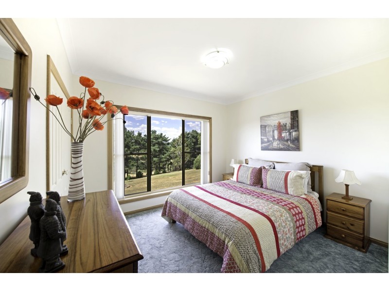 25 Irvine Drive, Yass NSW 2582