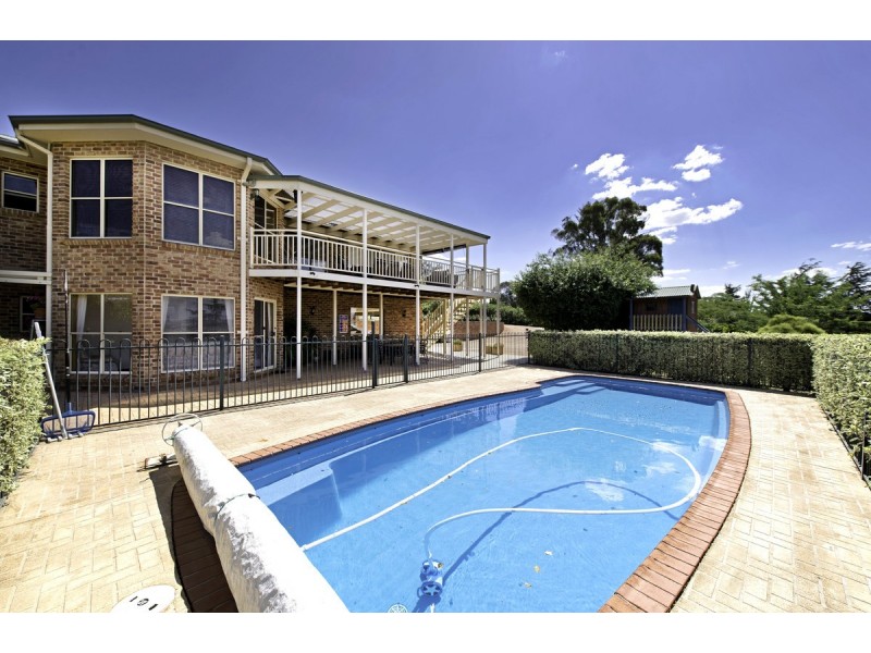 25 Irvine Drive, Yass NSW 2582
