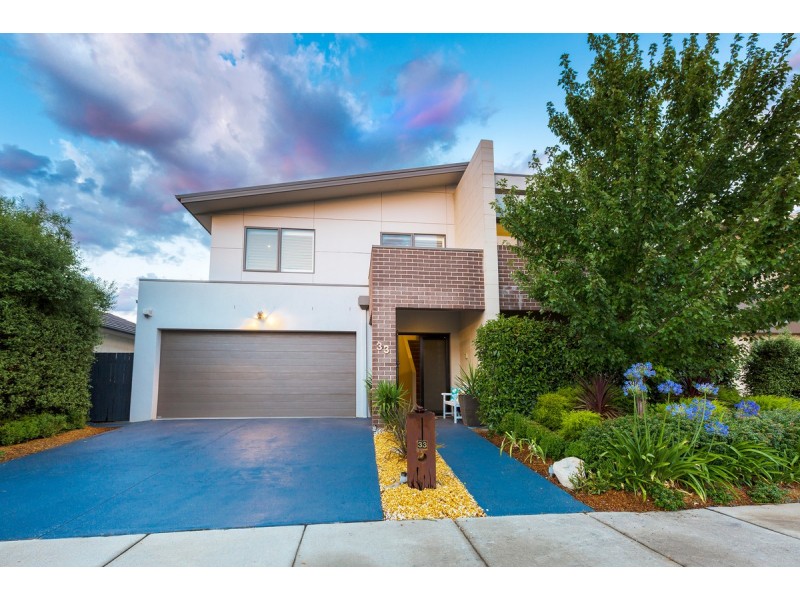 33 Helen Leonard Crescent, Forde ACT 2914