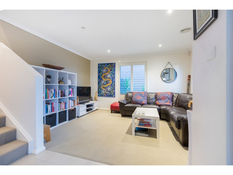 33 Helen Leonard Crescent, Forde ACT 2914