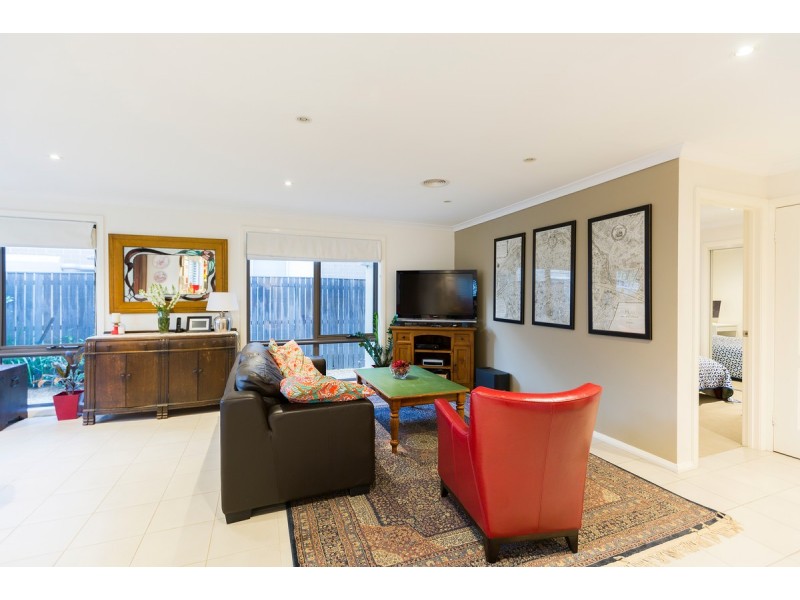 33 Helen Leonard Crescent, Forde ACT 2914