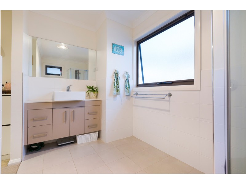 33 Helen Leonard Crescent, Forde ACT 2914