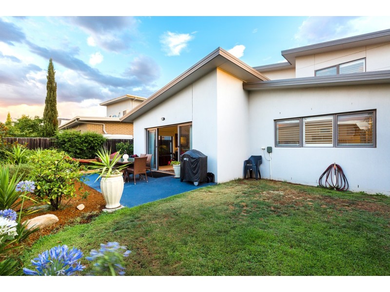 33 Helen Leonard Crescent, Forde ACT 2914
