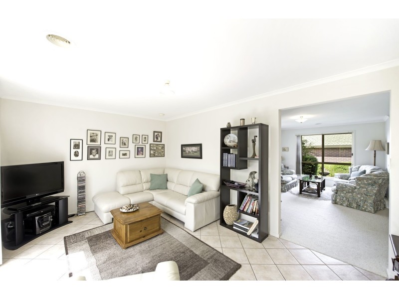 2/15 Barrington Crescent, Amaroo ACT 2914