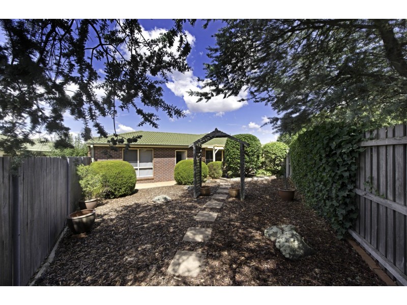 2/15 Barrington Crescent, Amaroo ACT 2914