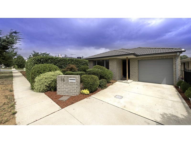 18 Hesba Brinsmead Street, Franklin ACT 2913