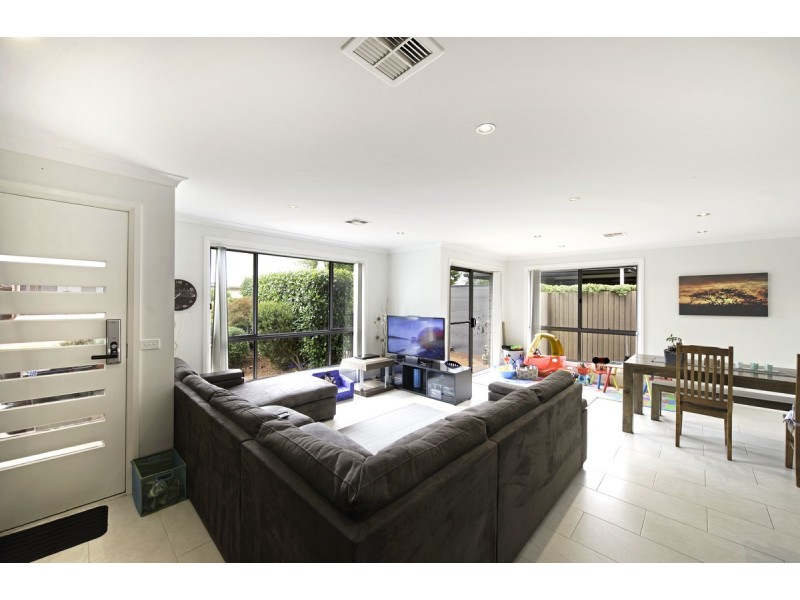 18 Hesba Brinsmead Street, Franklin ACT 2913