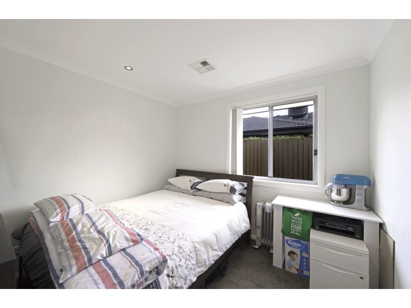 18 Hesba Brinsmead Street, Franklin ACT 2913