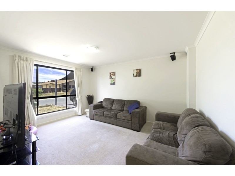 9 Henry Sutton Circuit, Dunlop ACT 2615