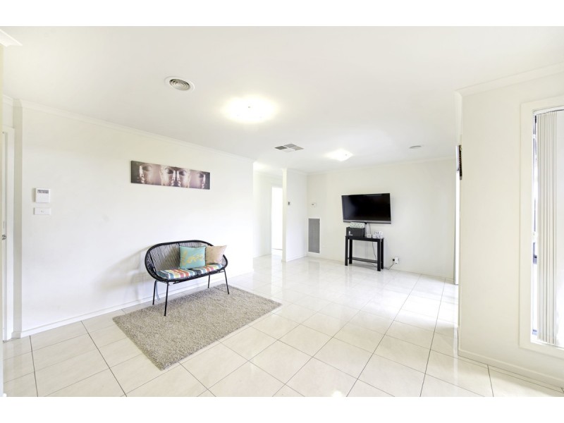 9 Henry Sutton Circuit, Dunlop ACT 2615