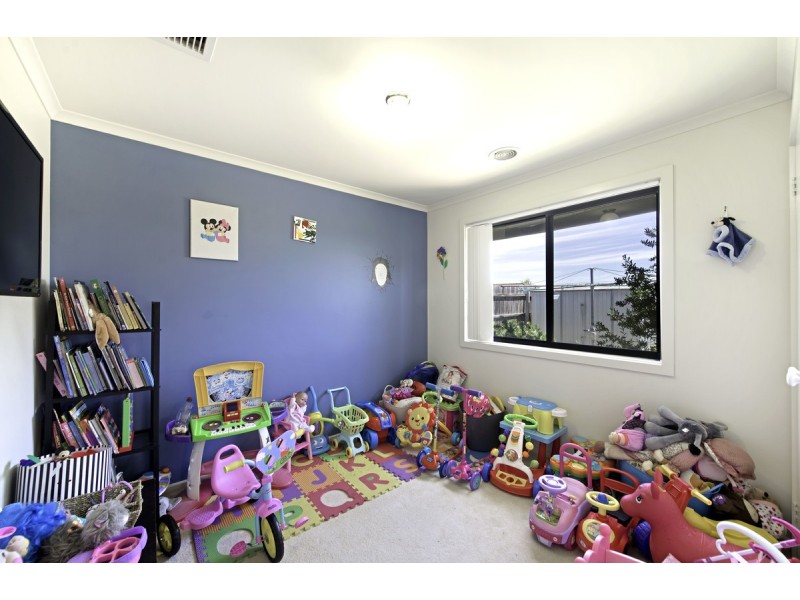9 Henry Sutton Circuit, Dunlop ACT 2615