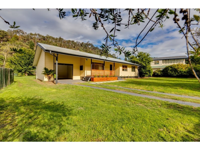 68 Foxlow Street, Captains Flat NSW 2623