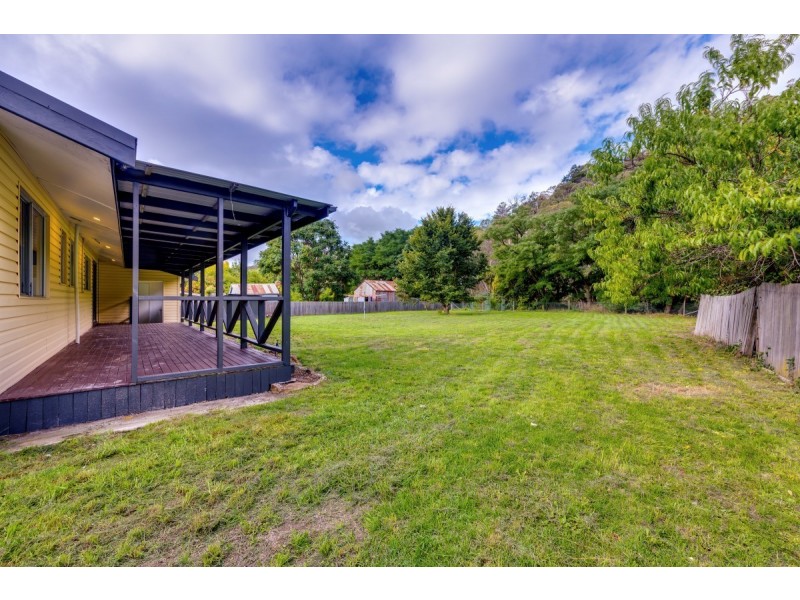 68 Foxlow Street, Captains Flat NSW 2623