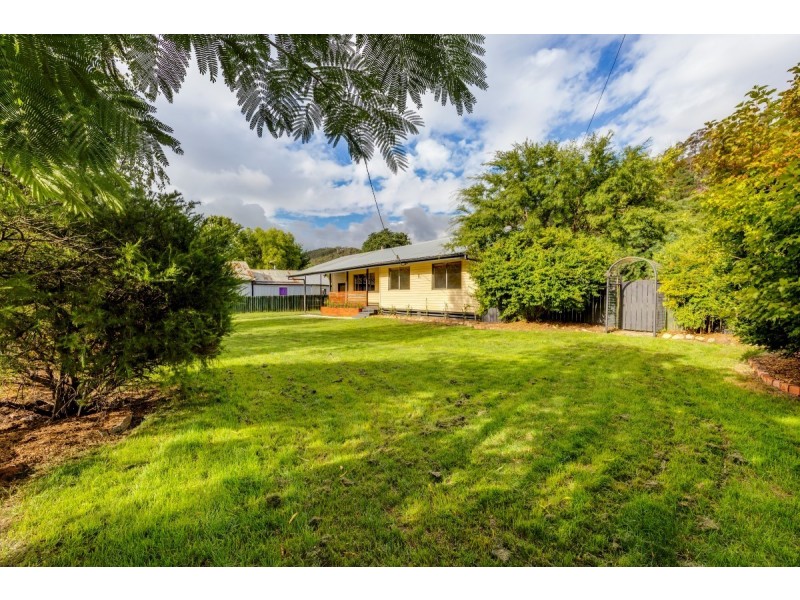 68 Foxlow Street, Captains Flat NSW 2623