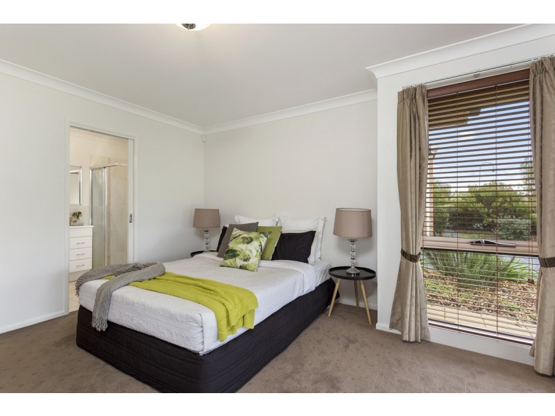 14 Eurobin Street, Harrison ACT 2914