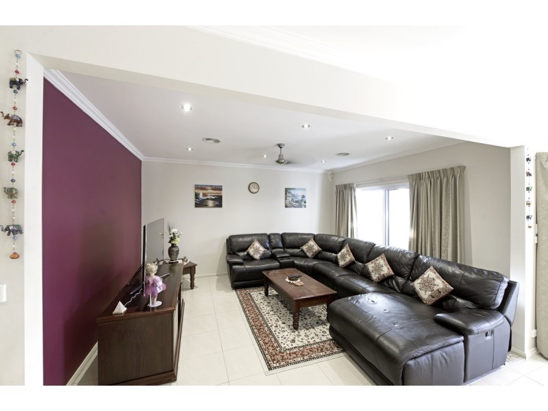 17 Wallaman Street, Harrison ACT 2914