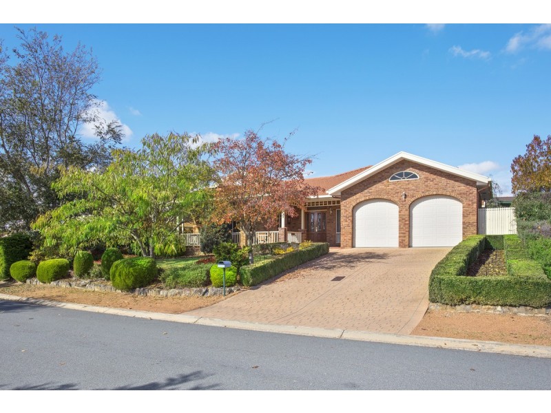 27 Feathertop Street, Palmerston ACT 2913