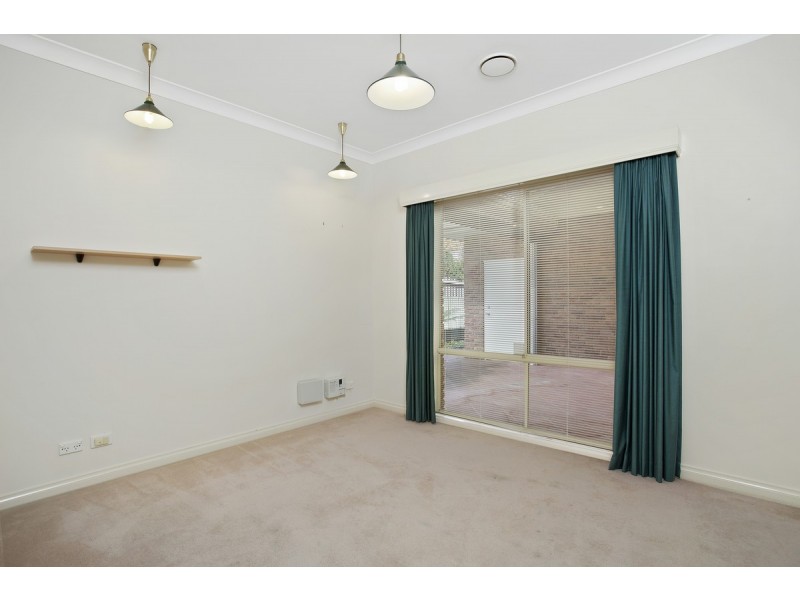 27 Feathertop Street, Palmerston ACT 2913