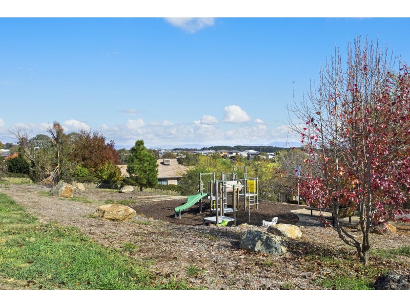 27 Feathertop Street, Palmerston ACT 2913