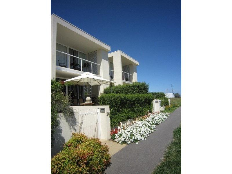 36 Phylis Ashton Circuit, Gungahlin ACT 2912