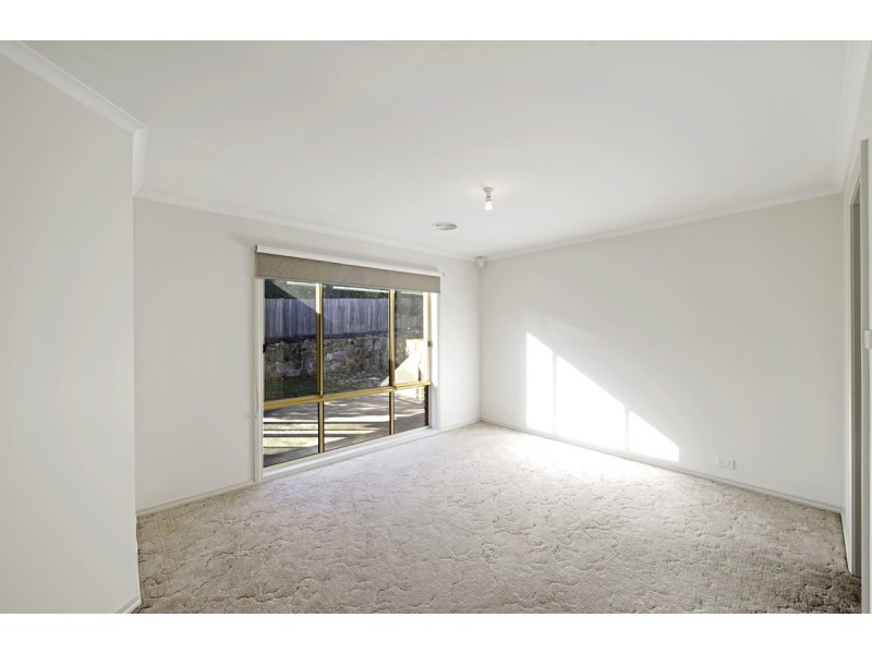 34 Evelyn Owen Crescent, Dunlop ACT 2615