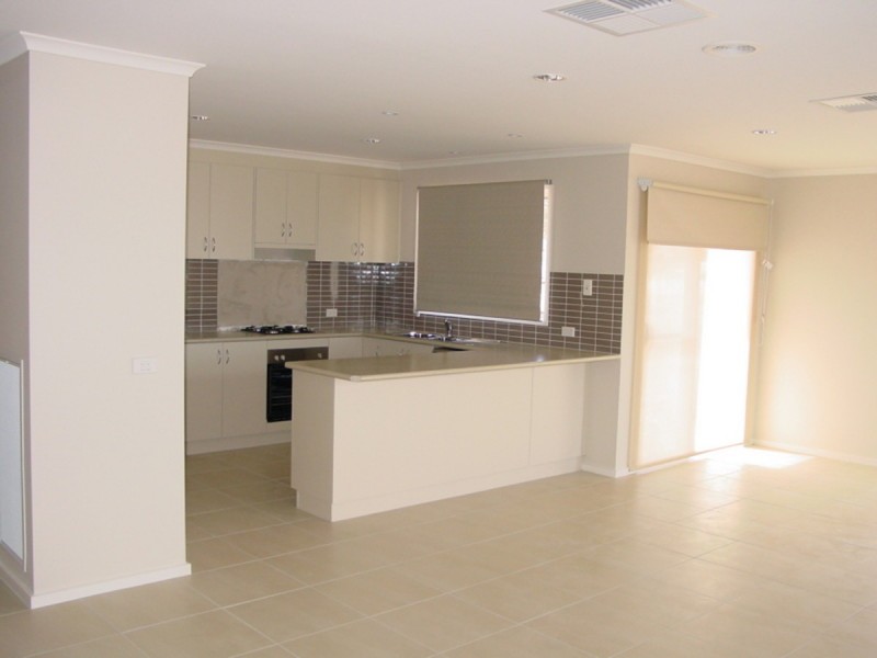 32 Beveridge Crescent, Forde ACT 2914