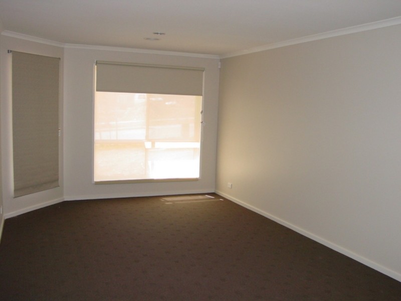 32 Beveridge Crescent, Forde ACT 2914