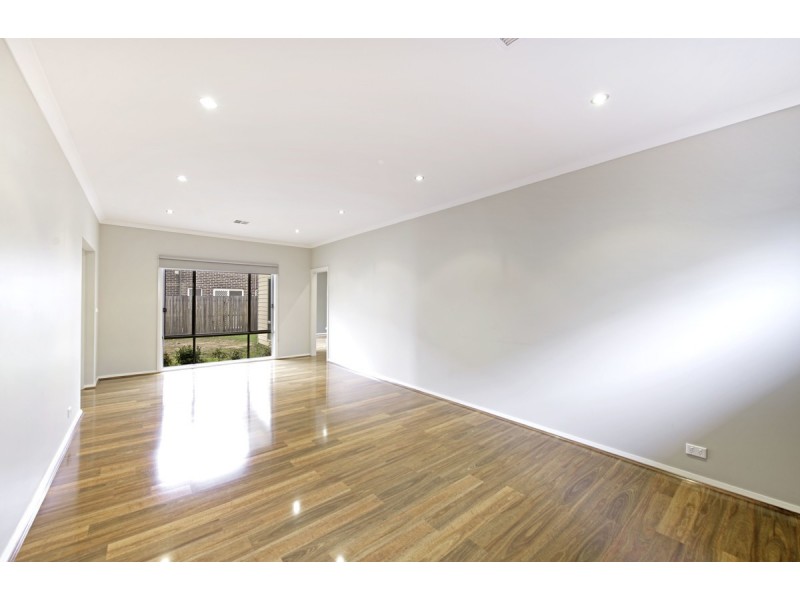 90 Chance Street, Crace ACT 2911