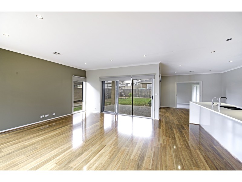 90 Chance Street, Crace ACT 2911