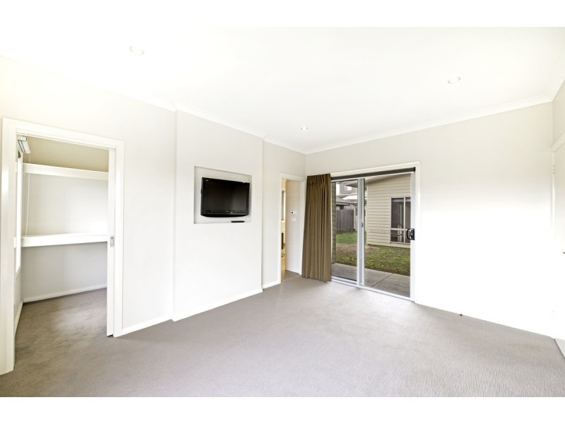 90 Chance Street, Crace ACT 2911