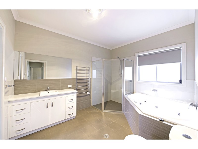 90 Chance Street, Crace ACT 2911