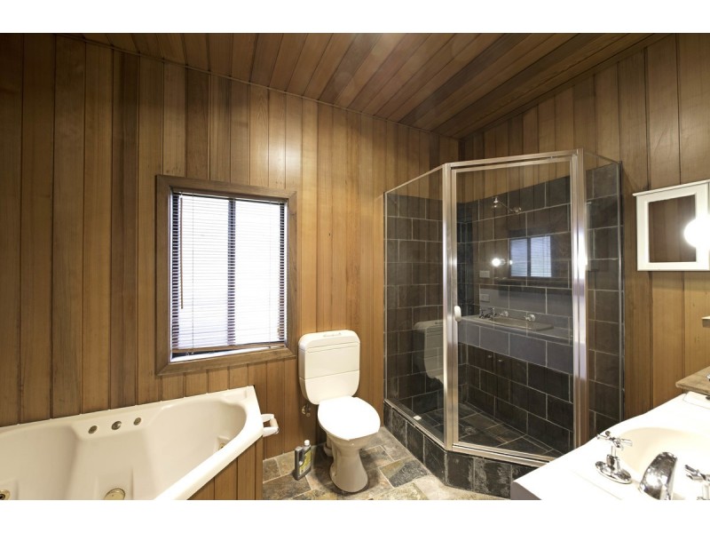 206 Church Lane, Wallaroo NSW 2618