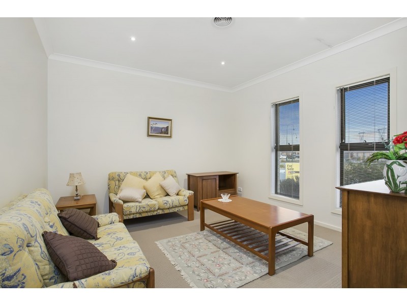 2 Herring Place, Macgregor ACT 2615