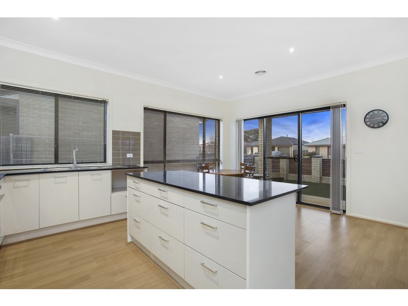 2 Herring Place, Macgregor ACT 2615