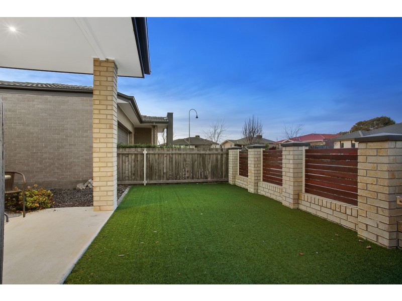 2 Herring Place, Macgregor ACT 2615