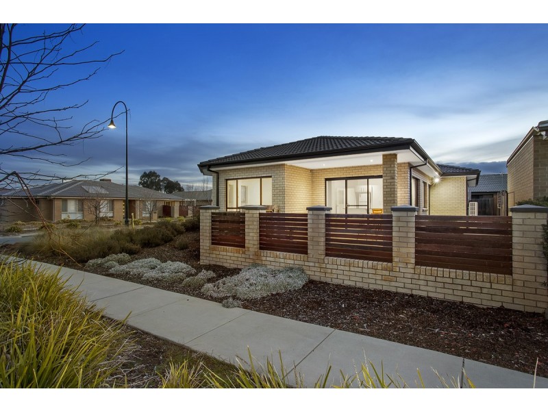 2 Herring Place, Macgregor ACT 2615