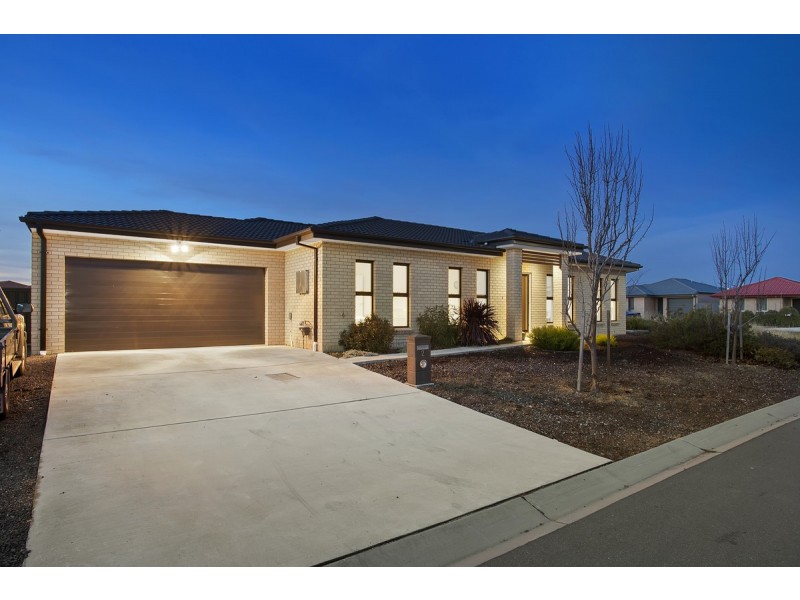 2 Herring Place, Macgregor ACT 2615