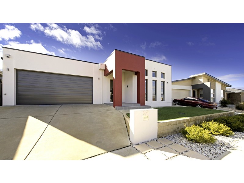 18 Pearl Gibbs Circuit, Bonner ACT 2914