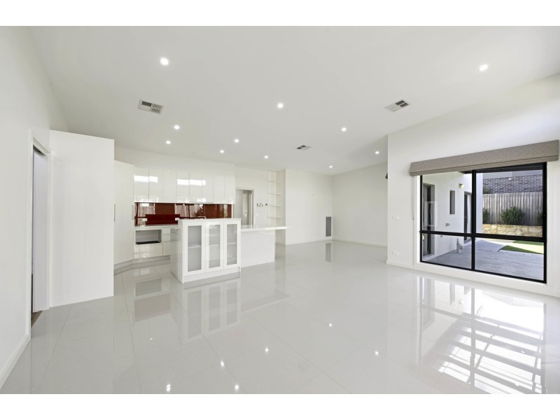 18 Pearl Gibbs Circuit, Bonner ACT 2914